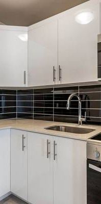 1 Bed 1 bath apartment close to downtown - Photo 1