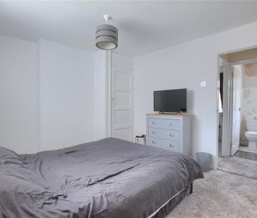 2 bedroom end of terrace house to rent - Photo 4