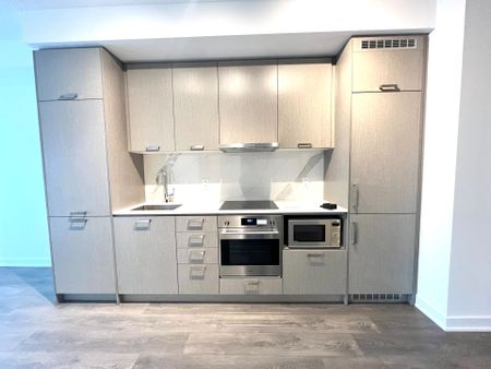 For Lease - 10 Honeycrisp Crescent Unit# 615, Vaughan, Ontario - Photo 3