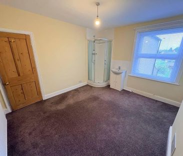 4 bedroom end of terrace house to rent - Photo 6