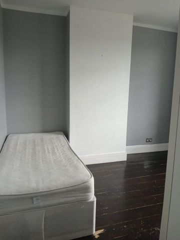 Room in a Shared House, Muller Road, BS7 - Photo 4