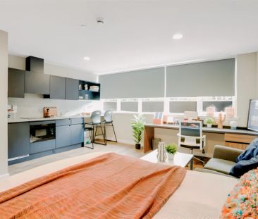 Luxury Studio Top Floor - Photo 3