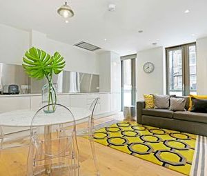 2 Bedrooms Flat to rent in Gosfield Street, Marylebone W1W | £ 650 - Photo 1