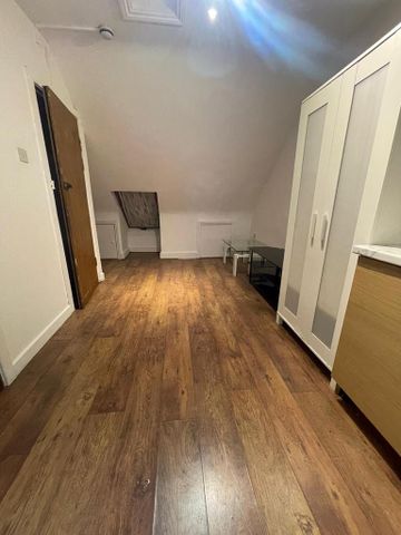 Studio to rent - Photo 5