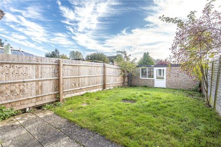 3 bedroom terraced house to rent - Photo 2