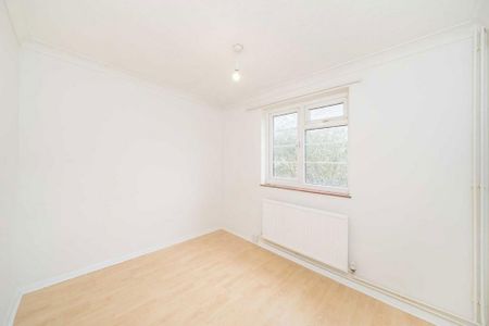 2 bedroom maisonette to rent - Photo 2