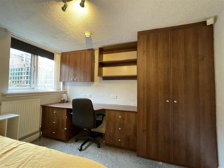 Room in a Shared House, Beechwood Mount, LS4 - Photo 4