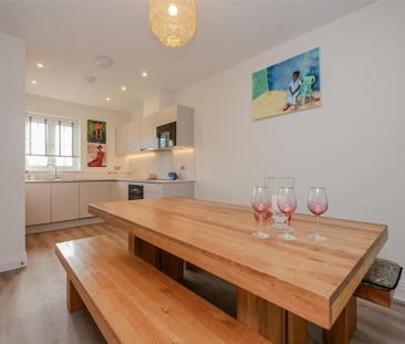 3 bedroom detached house to rent - Photo 3