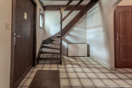 Karakterwoning met hal, garages, parking, tuin op ca 898m² - Photo 2