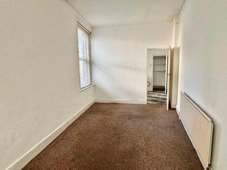 Stoke Newington High Street, London, N16 - Photo 3