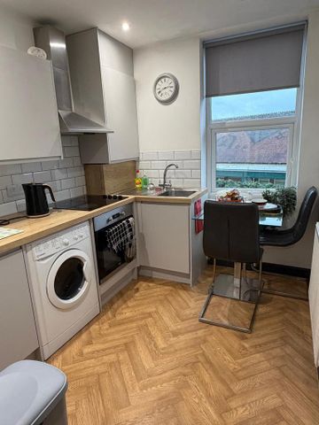 2 bedroom flat to rent - Photo 4