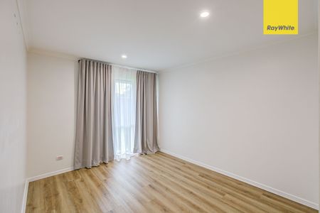 RENOVATED 3 BED HOME + TWO EXTRA BATHROOMS + DOUBLE BAY SHED! - Photo 3