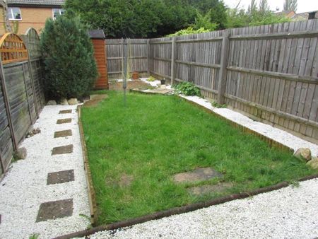 2 bedroom semi-detached house to rent - Photo 3