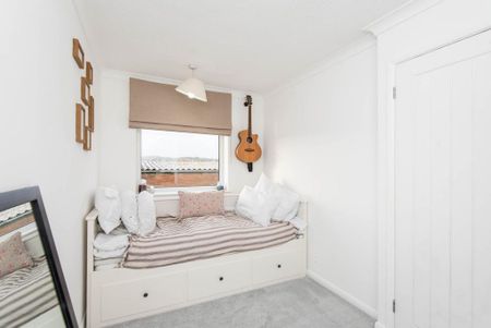 2 bedroom semi-detached house to rent - Photo 5