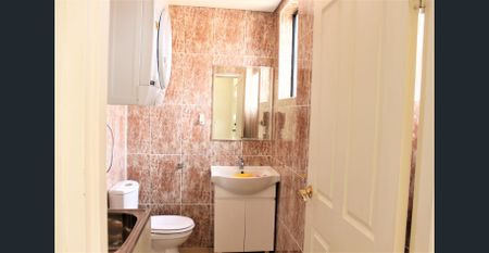 MODERN 2 BEDROOM TOWNHOUSE - Photo 3