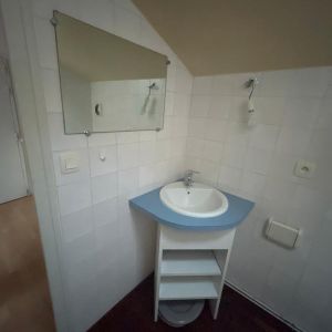 Location Appartement 1 pièce 16m² MONT DE MARSAN 40000 - Photo 2