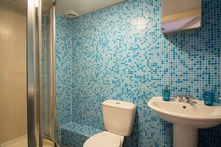 40 HYDE TERRACE Leeds - LS2 9LN - Photo 2