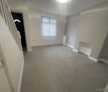 3 bedroom property to rent in Belfast - Photo 2