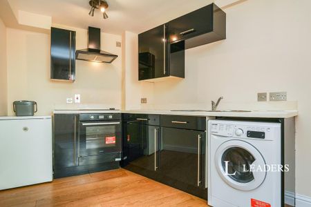 1 bedroom flat to rent - Photo 2