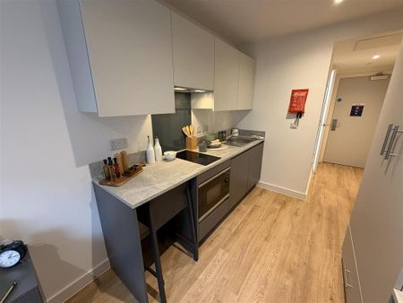 Studio to rent - Photo 2