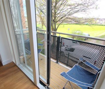 Coronation Court, - Photo 1