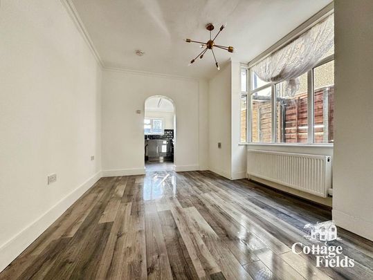 4 bedroom terraced house to rent - Photo 1