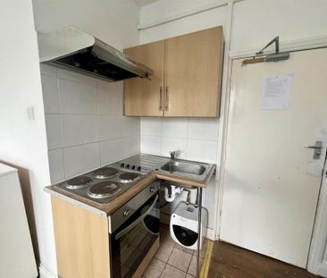 Studio to rent - Photo 6