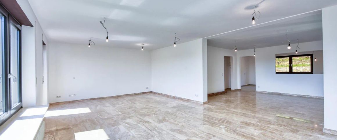 +++ Beste Süd-Hang-Aussichts-Lage - EG-Whg. & UG-Whg. - Süd-Balkon, Terrasse & Gemeinschaftsgarten - inklusive Garage +++ - Foto 1