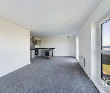Melbourne Road, Tilbury, RM18 - Photo 3