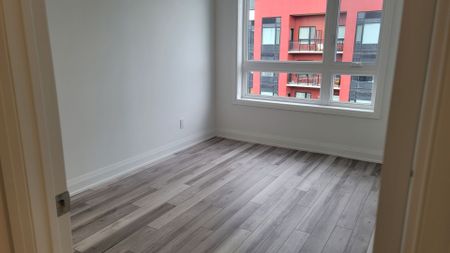 For Lease - 3250 Carding Mill Trail Unit# 524, Oakville, Ontario - Photo 3