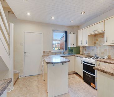 2 bed terraced house to rent in Glen Bott Street, Bolton, BL1 - Photo 5