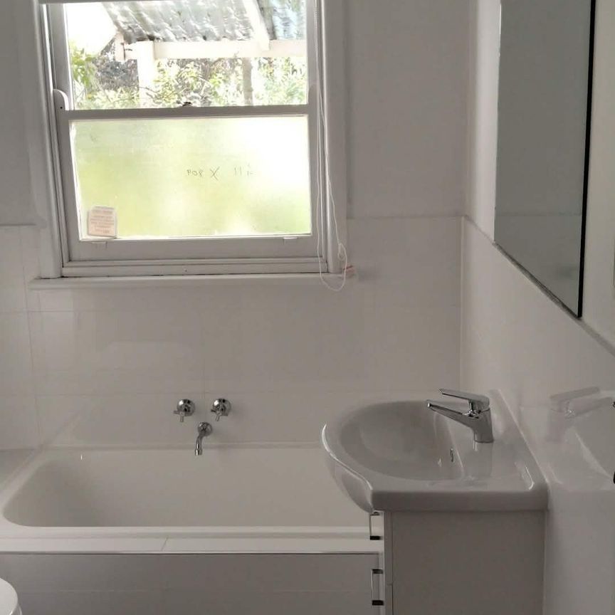Flora Hill - Photo 1