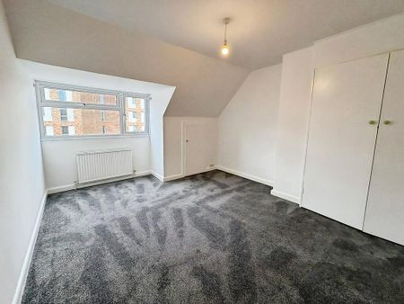 3 bedroom flat to rent - Photo 2