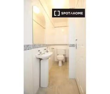 1-bedroom apartment for rent in Portobello, Dublin - Photo 6