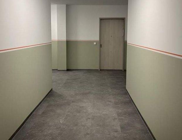 Rollstuhlgerechte Wohnung mit Fußbodenheizung, edlem Bad, moderner EBK, Terrasse! - Foto 1