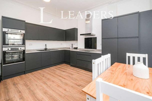 Marlborough Grove, Oxton, CH43 - Photo 1