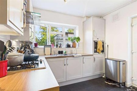 Larchfield Road, Maidenhead, Berkshire, SL6 - Photo 2