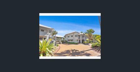 2 Bedroom Unit - Resort style living near Beach - Photo 3