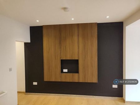 4 bedroom terraced house to rent - Photo 4