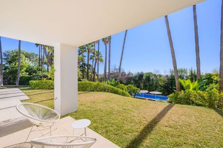 Luxury Villa for rent in The Golden Mile, Spain - Photo 4