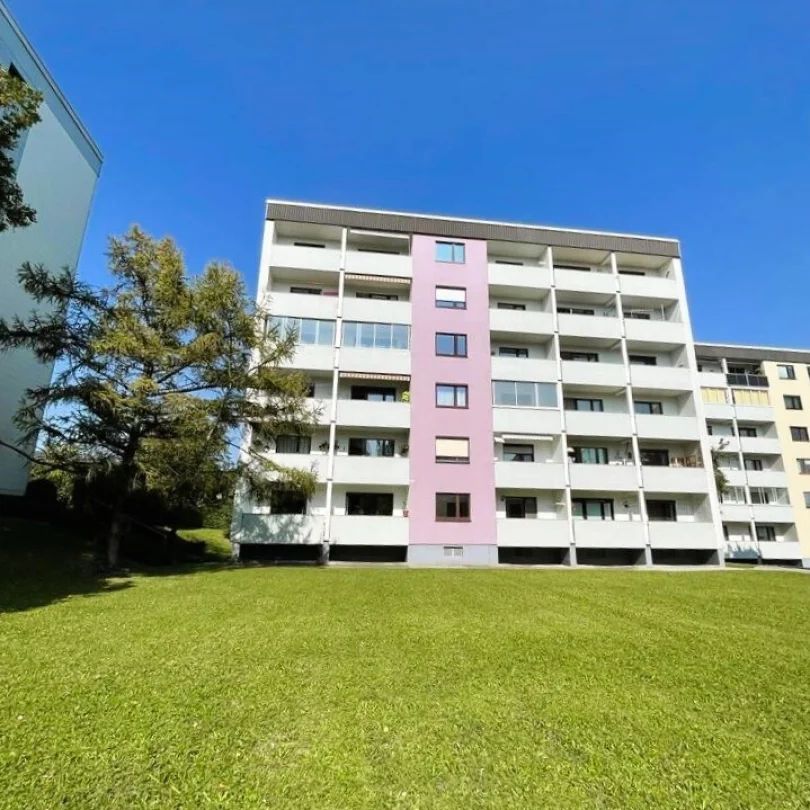 Sonnige 2-Zimmer Wohnung mit Loggia, separater Küche und schönem Grünblick! - Photo 1