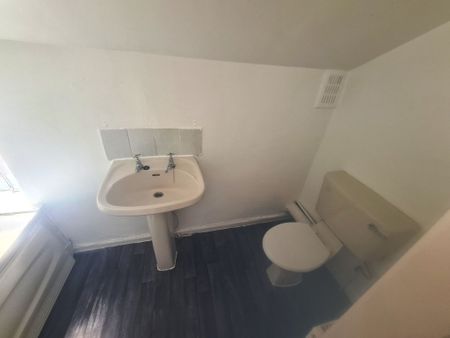 1 Bed Flat, Ash Tree Road, M8 - Photo 3