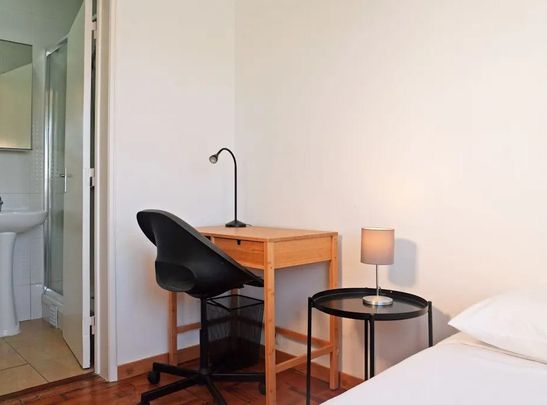 Alameda das Linhas de Torres, Lisbon, Lisbon 1750-140 - Photo 1