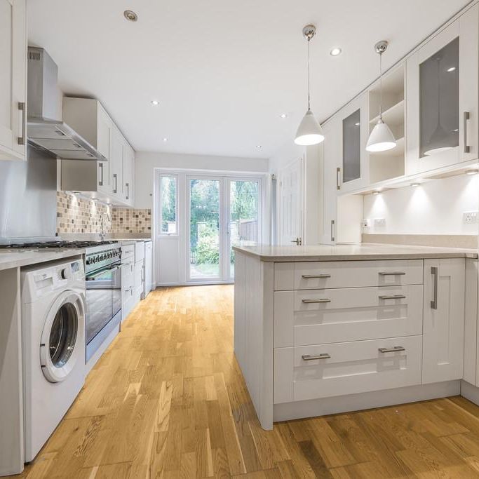 3 bedroom semi-detached house to rent - Photo 1