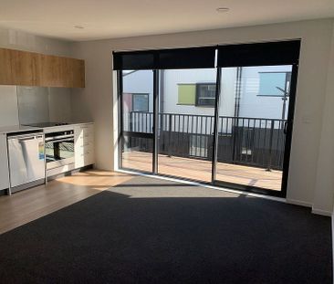 3 bedroom architecturally designed terraced house - Photo 3