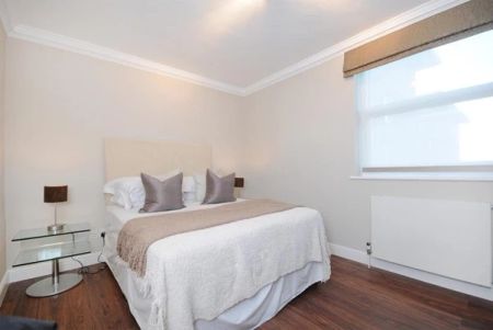 3 Bedroom Apartment - Photo 2