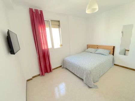 Calle el Pedroso, Sevilla, Andalusia 41008 - Photo 4