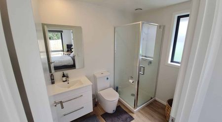 Newly built, 3 bedroom 2 bathroom townhouse. - Photo 5