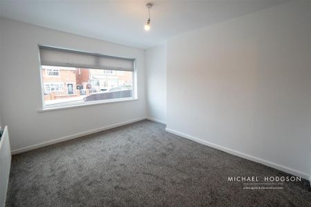 2 bedroom semi-detached house to rent - Photo 3