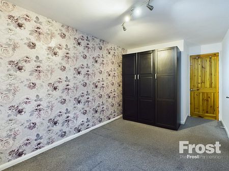 Dickenson Road, Feltham,TW13 - Photo 3